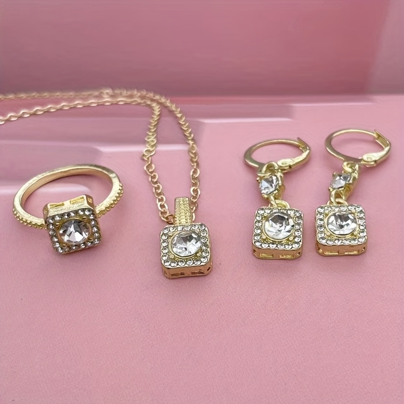 TEMU 4pcs Luxueux Brillant Nouveau Créatif Tendance Carré Collier Boucle d'Oreille Bague Facile Fête Commémorative Bijou Polyvalent Cadeau de Noël