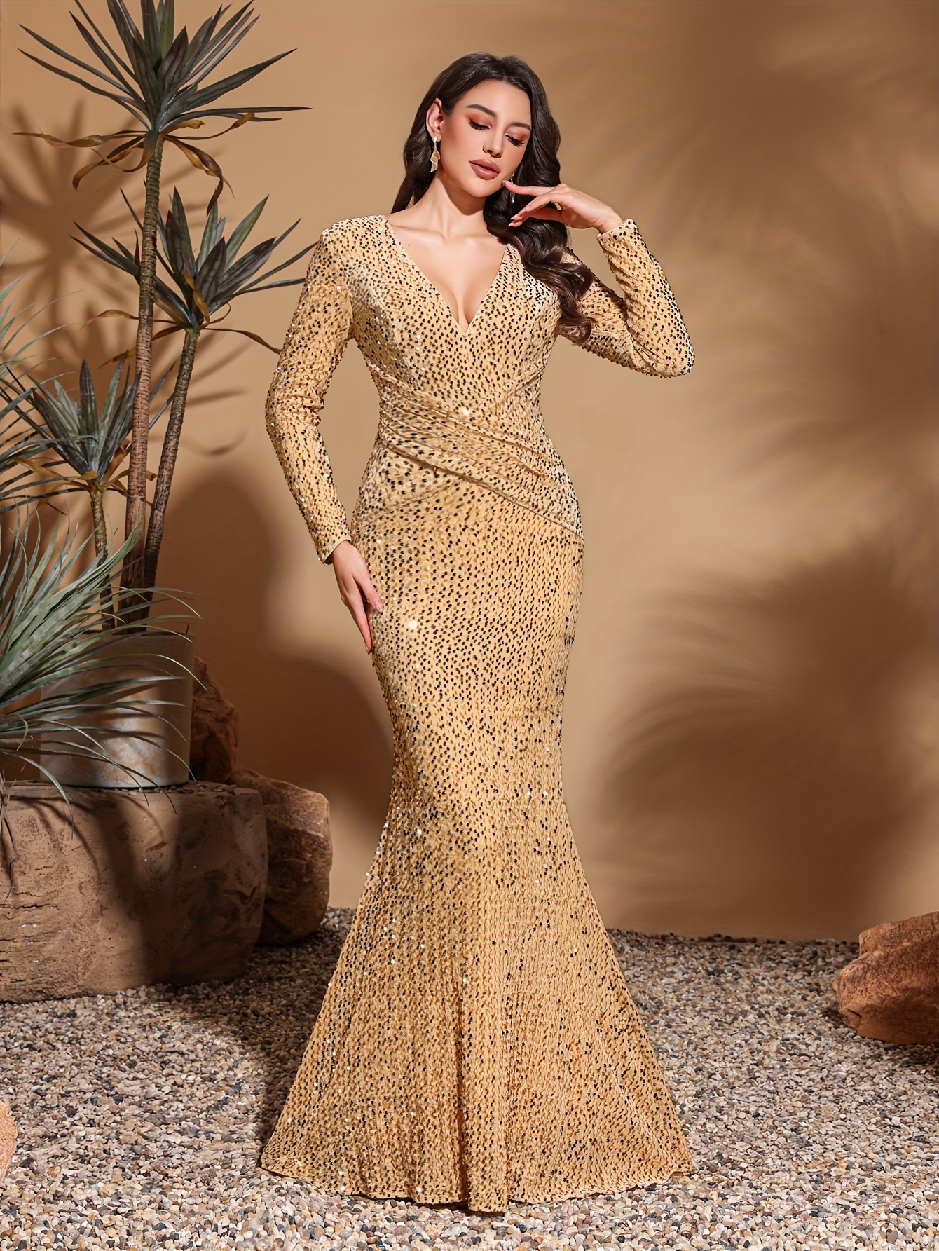 Long Sleeves Long Gold Mermaid Dress 2025 New Golden Sequin V-Neck