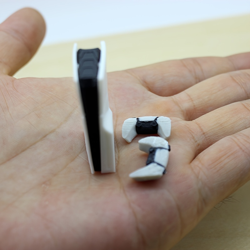 

Modèle de Manette de Jeu Miniature pour Maison de Poupée - Plastique , pour la Décoration Intérieure & l'