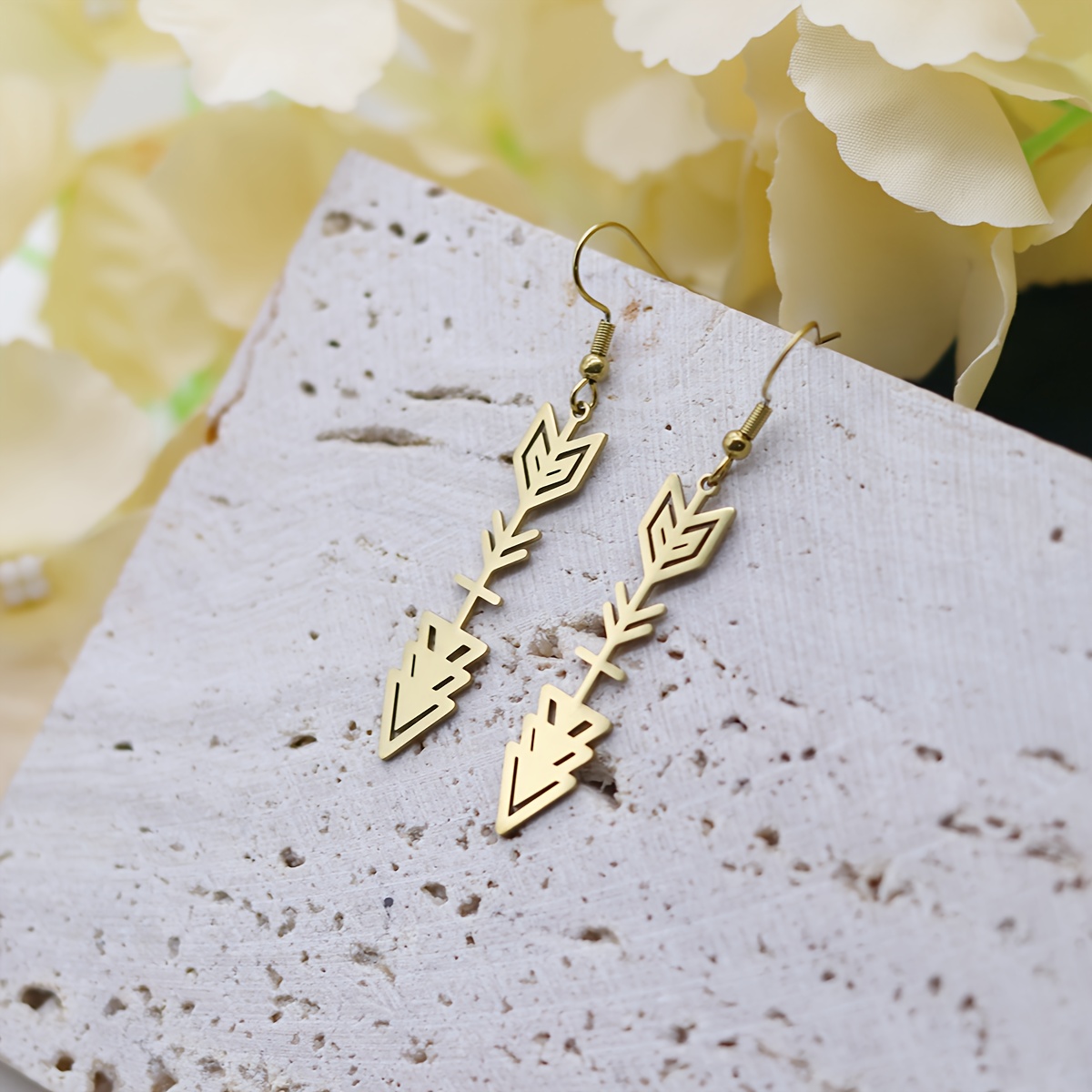 E-shop Lange Ohrringe Kunst Hohle Pfeilköpfe Ohrringe Geometrische Muster Ethnische Schmuck Vintage Hängeohrringe, Ohne Batterie