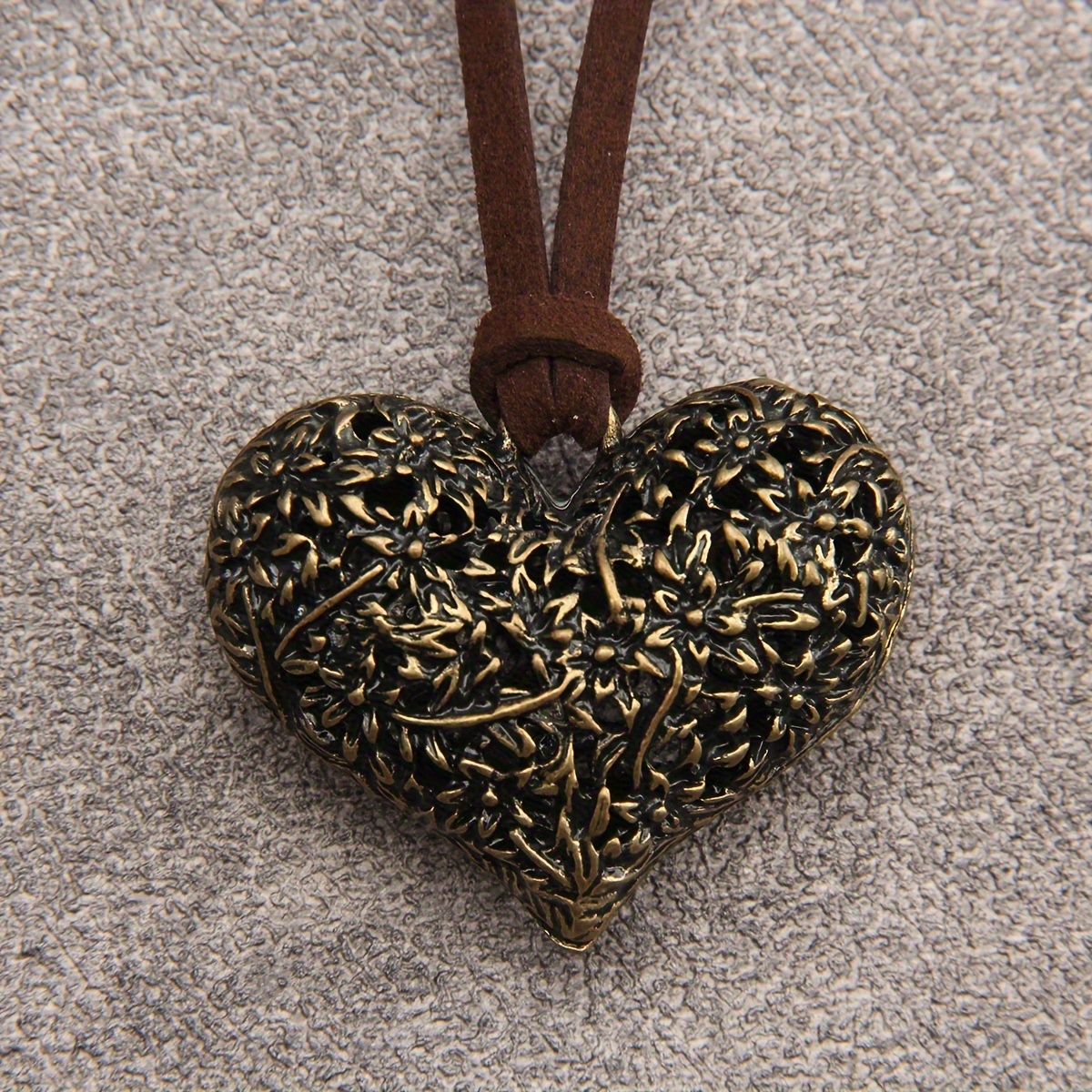 TEMU 1 Vintage-style Distressed Hollow-out Floral Leaf Heart Pendant Long Necklace, Simple Artistic Elegant Three-dimensional Heart-shaped Neck