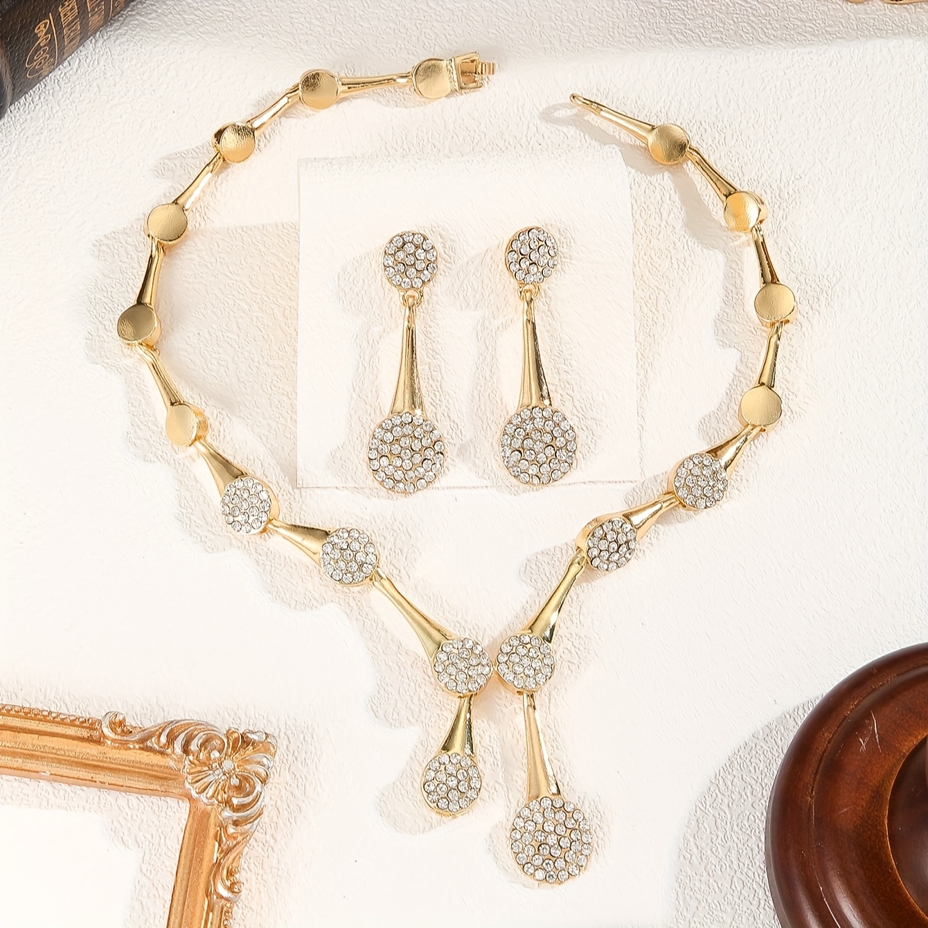 TEMU Ensemble de bijoux de luxe en strass, accessoires de robe de mariée éblouissants, collier rond polyvalent et généreux, boucles d'oreilles pour