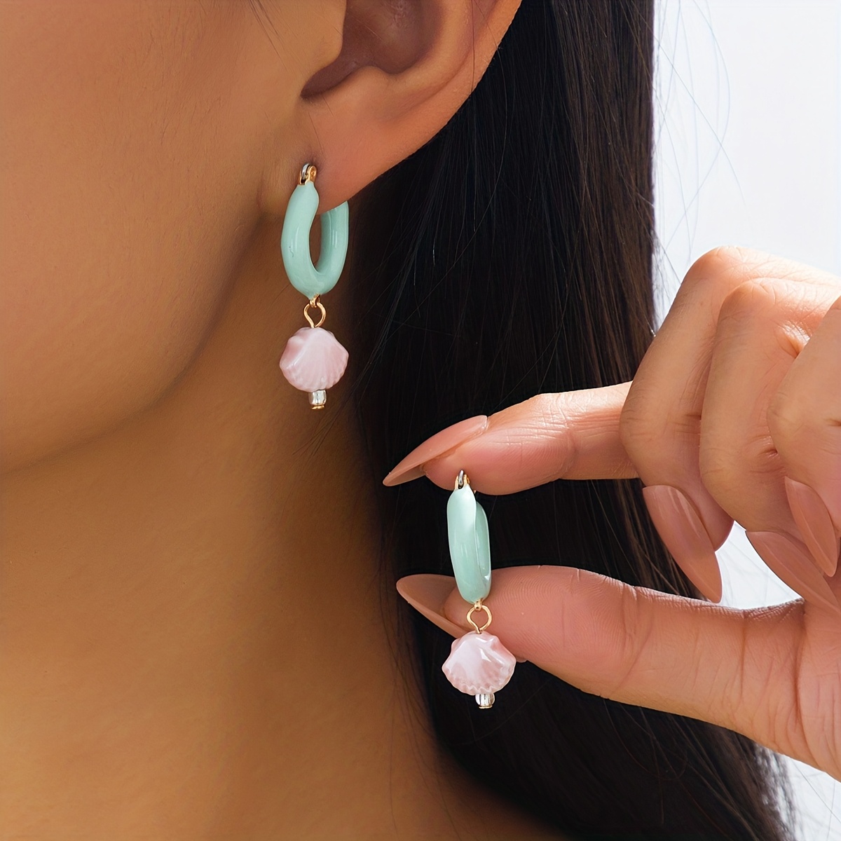 E-shop Ein stylisches Ohrschmuck-Paar, das süß, sexy, elegant und minimalistisch ist. Hergestellt aus Zinklegierung mit einer geometrischen Form und