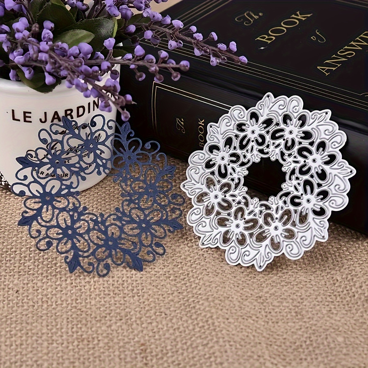 

1pc 3d Flower Wreath Metal Cutting Die, Diy Scrapbooking Embossing Tool, Cut Die For , Greeting Card & Envelope Crafting