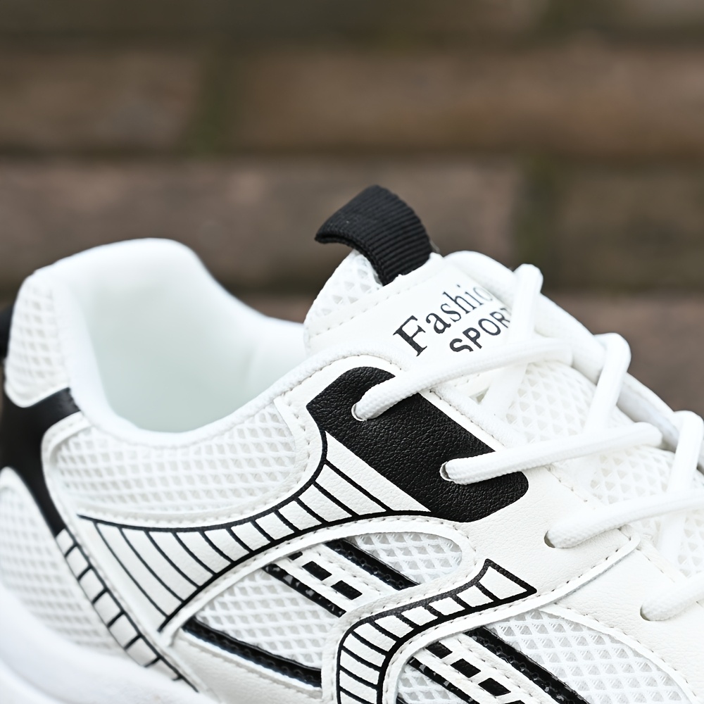 The New Casual Sneakers Are Lightweight And Breathable, Ensuring Comfort Throughout The Day. They Are Suitable for Running And Everyday Outdoor Activities, Featuring a Lace-Up Design And Double-Layer Mesh for a More Comfortable Fit