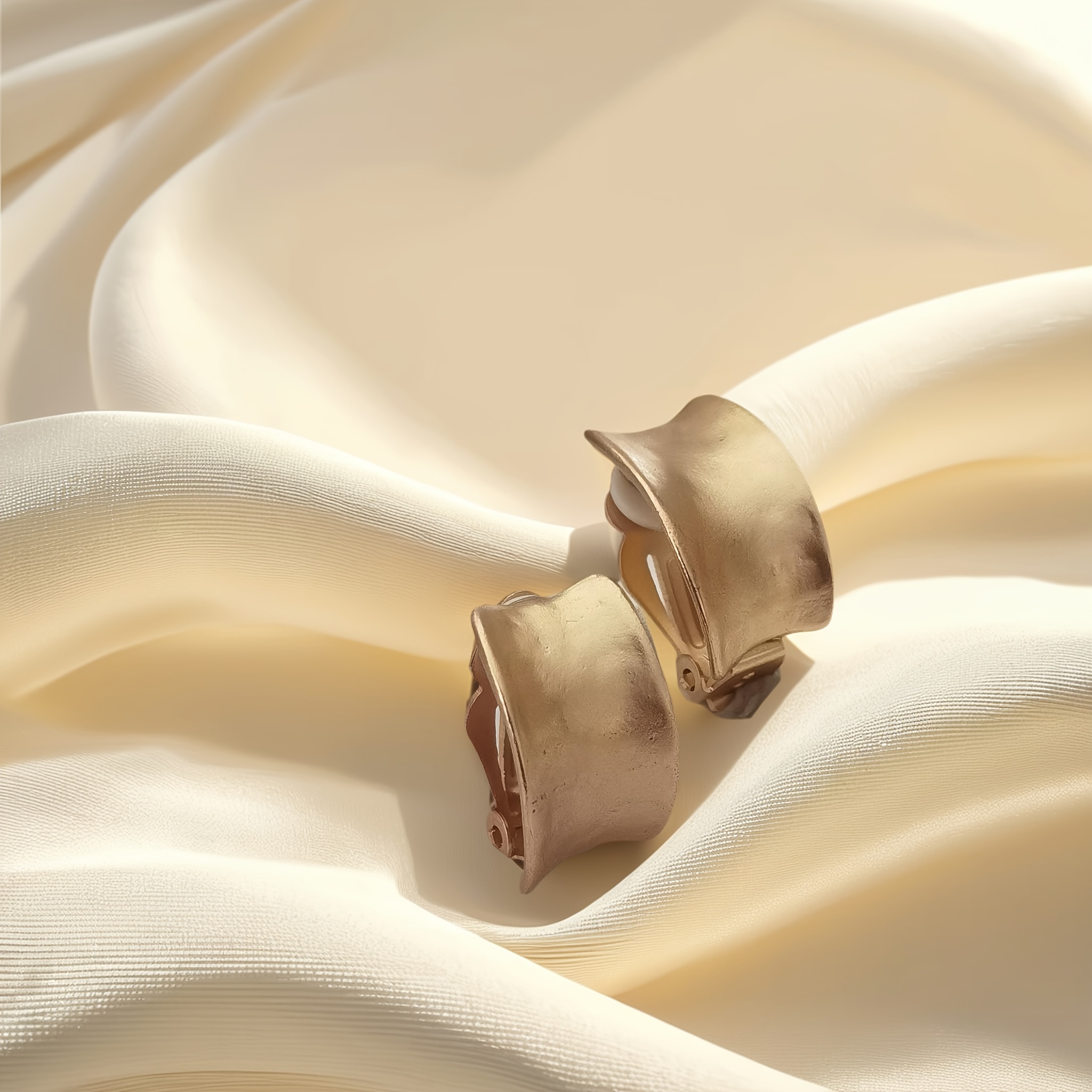 Women's French Minimalist Matte Frosted Semicircle Earrings