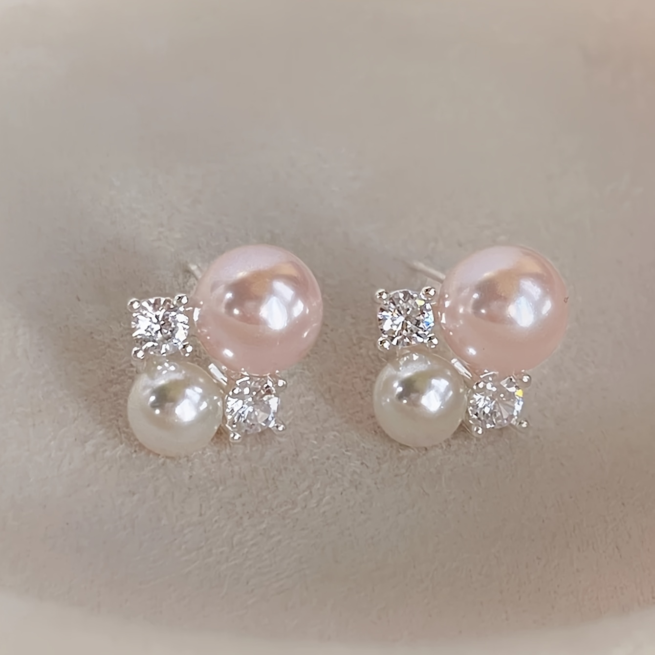 1 Pair Of Elegant, Sweet And Gentle Personality Glass Inlaid Fashion Studs Suitable For Women' Dates Holidays Engagement Wear
