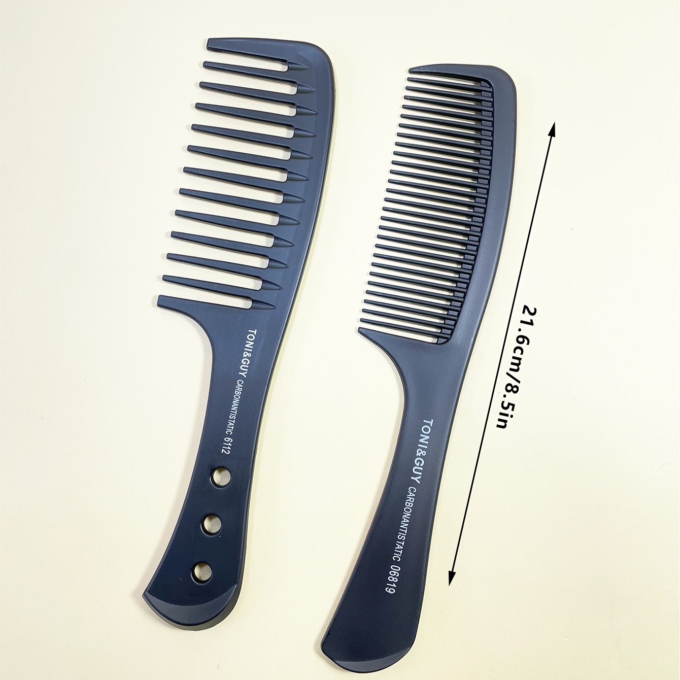 Set van 2 zwarte platte kammen met brede tanden voor herenknipbeurten, geschikt voor gebruik in salons en kapperszalen, ontworpen voor tondeuses en kappers