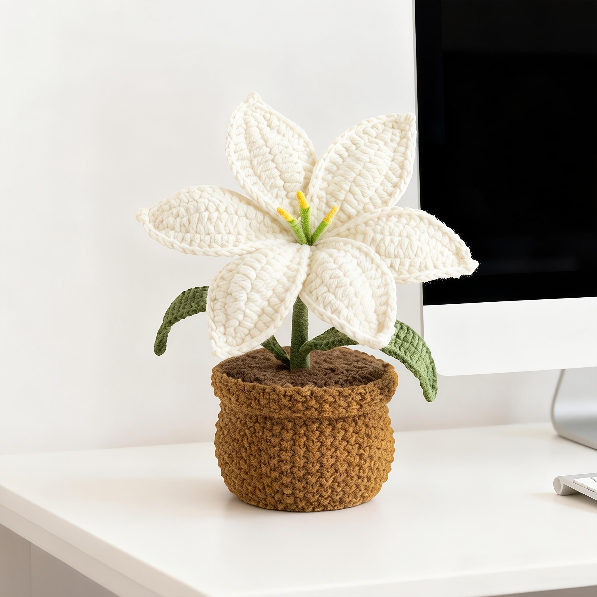 Plante lys crochetée en pot décoration florale intérieure_voghion.com