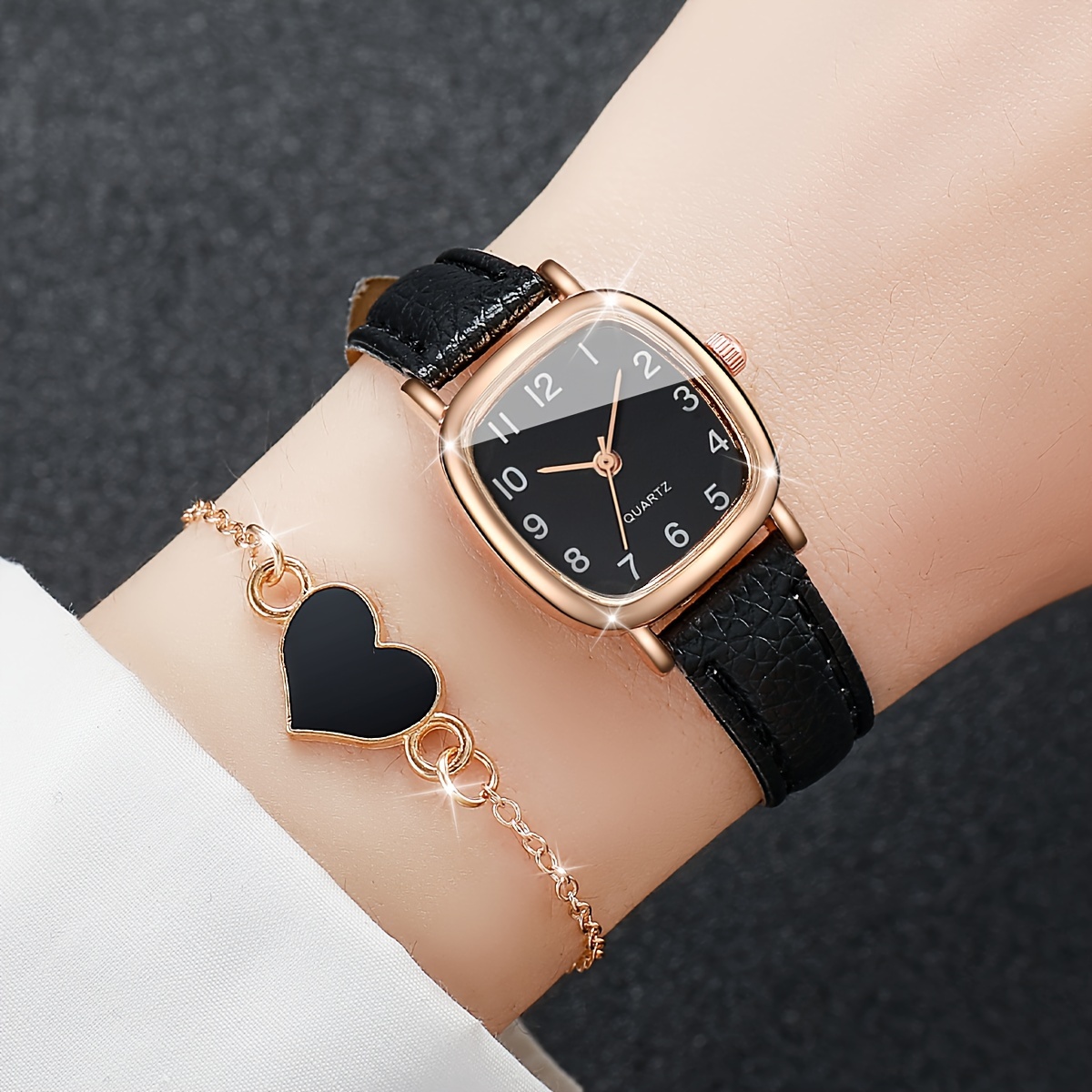 女性用のシンプルな四角いデジタルpuレザー腕時計とラブブレスレット2個セット - ジュエリー・アクセサリー - テム