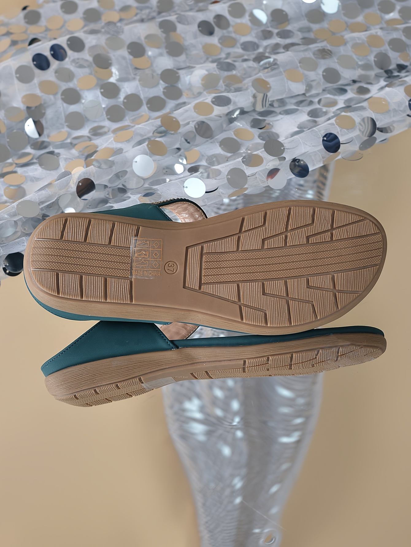 2024 New Women's European and American Women's Shoes Fashion Handmade Beaded Water Clamp Foot Flat Half Bag Slippers Retro Large Shoes, Women Shoes