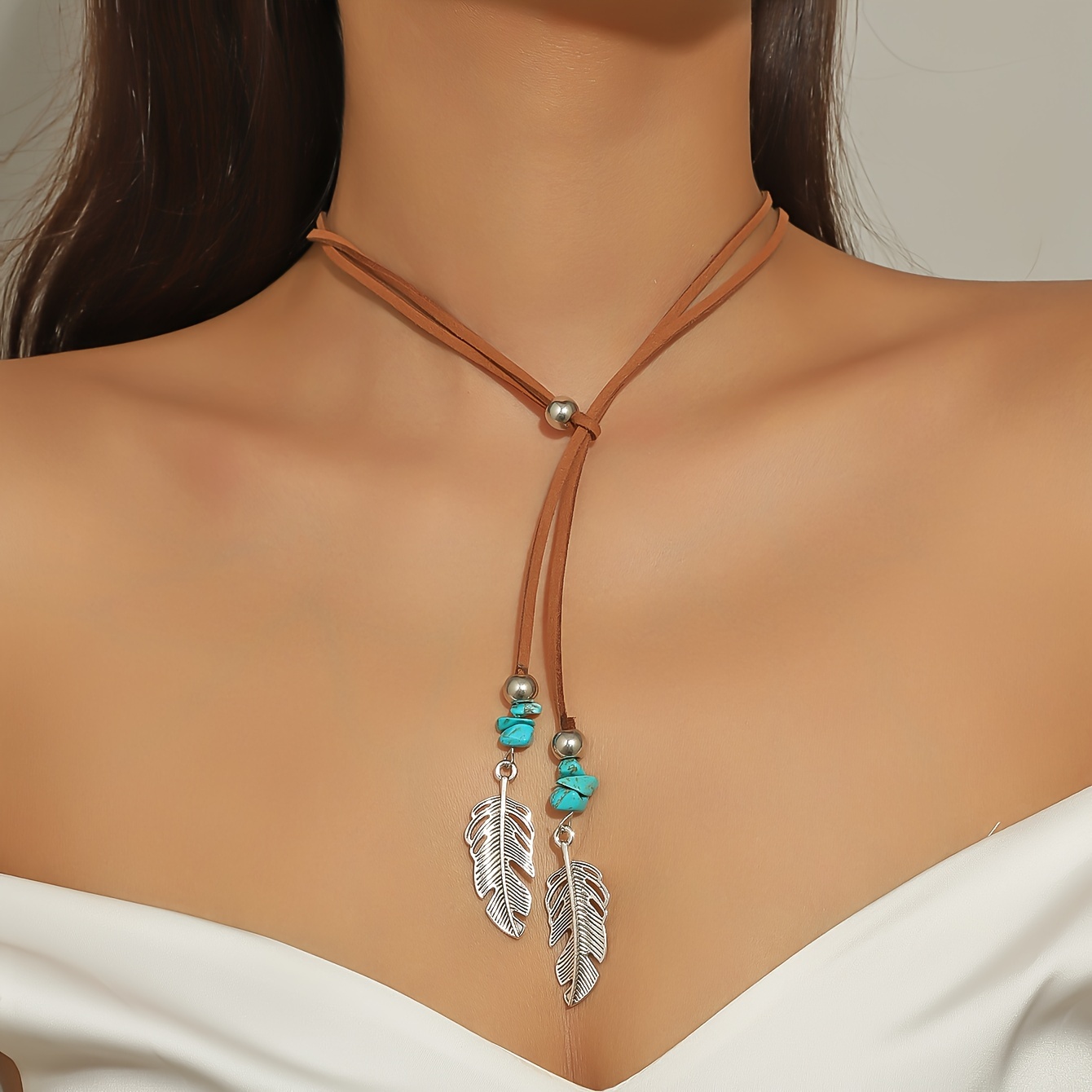 

-chic Layered Leather Necklace With Feather Charm - Elegant Western Style For Casual Attire & Gifting, Summer Style, Ladies