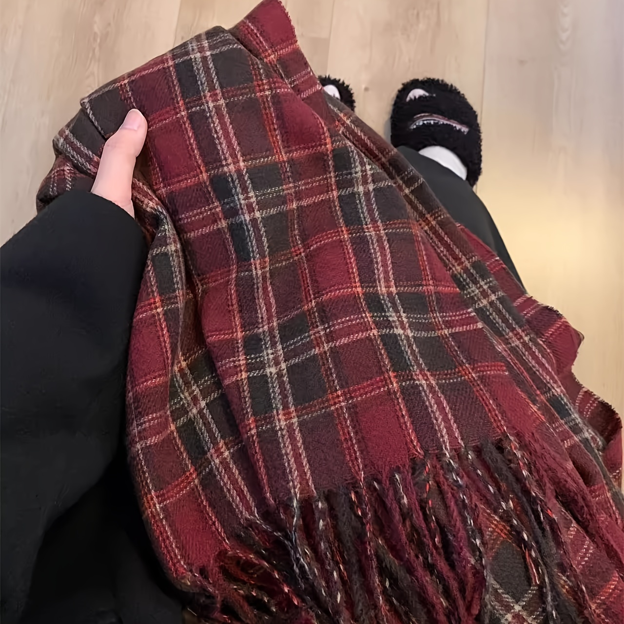 

Women's Tartan Scarf - 100% Polyester Woven Long Shawl, Popularity Style Thick Warm Wrap For College, Inelastic Decorative Plaid Pattern, Windproof With No Feathers, Ideal For Keeping Warm