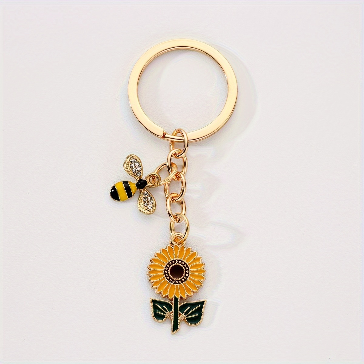 "1 Cute Sunflower Bee Keychain Pendant, Creative Alloy Oil- Keychain Ring, Schoolbag Pendant Accessory, Versatile Car Bag Pendant Accessory, A Commemorative Gift For "