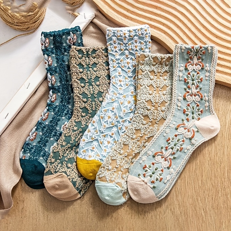 

5 Pairs Of Women's Socks With Mid Length Three-dimensional Floral Soft And Comfortable Knitted Socks, Christmas Gift For Teenagers, Vintage Socks