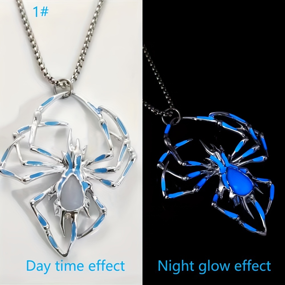 Image of Halloween Creative Three-dimensional Spider Glow Necklace, Hip Hop -in-the-dark Insect Necklace Pendant, Halloween Holiday Gift Atmosphere Necklace Jewelry.