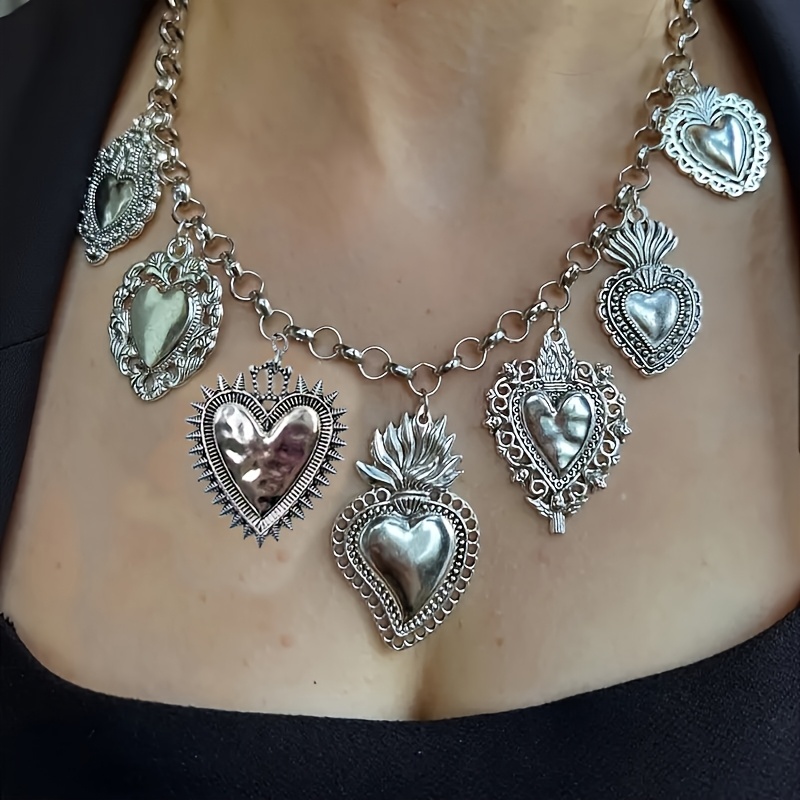 

Bold Gothic-inspired Love Heart Pendant Necklace For Women - Vintage Style, Zinc Alloy, Casual Attire & Gifting