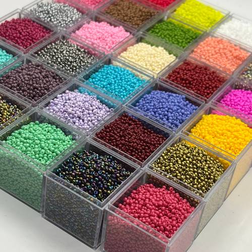 17600pcs of 1 8mm top quality czech glass seed beads 30 colors of decorative beads uniform size for each piece making suitable for summer friendship bracelets necklaces earrings and handicrafts the design