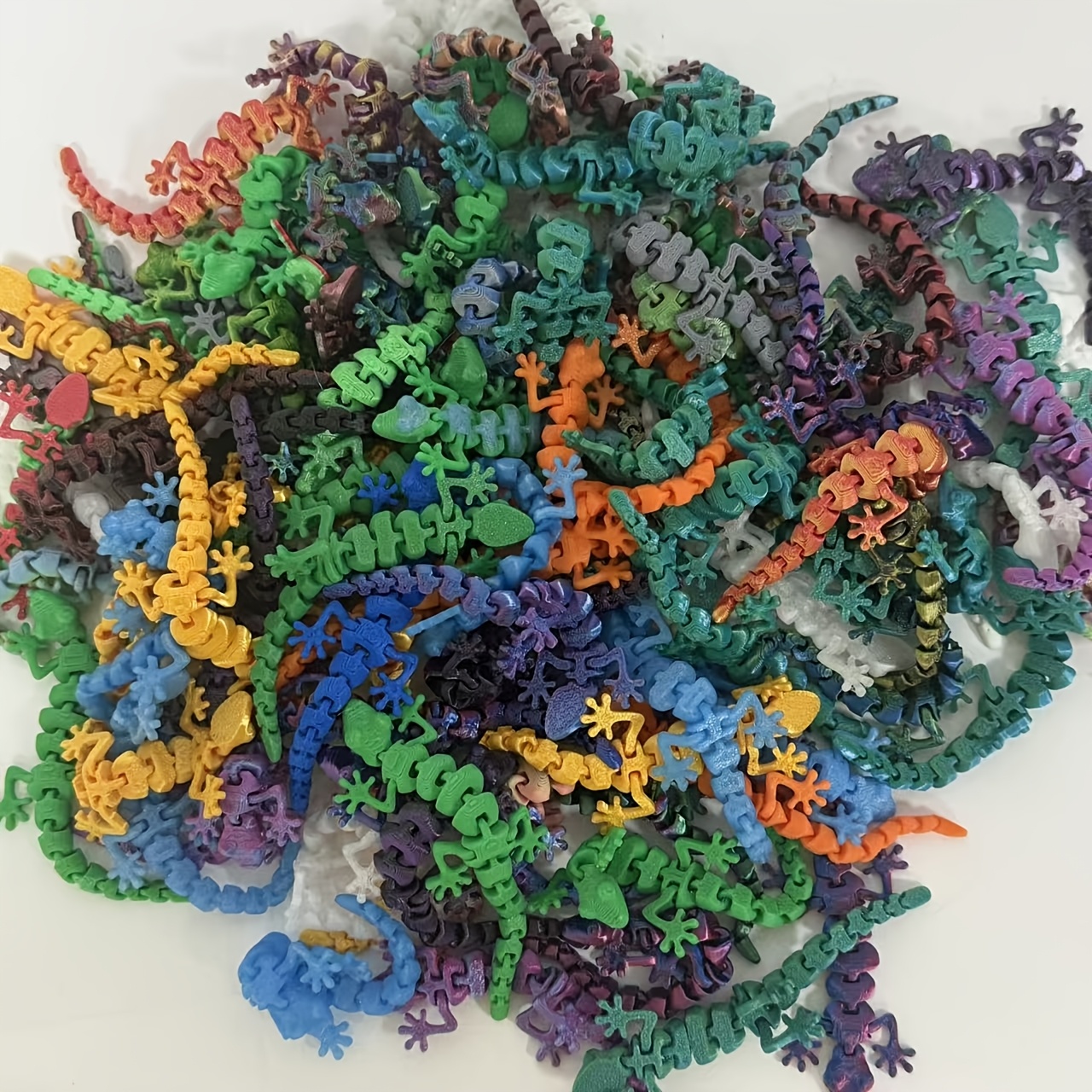 3D Printed Decorative Gecko, Random Gradient Colors