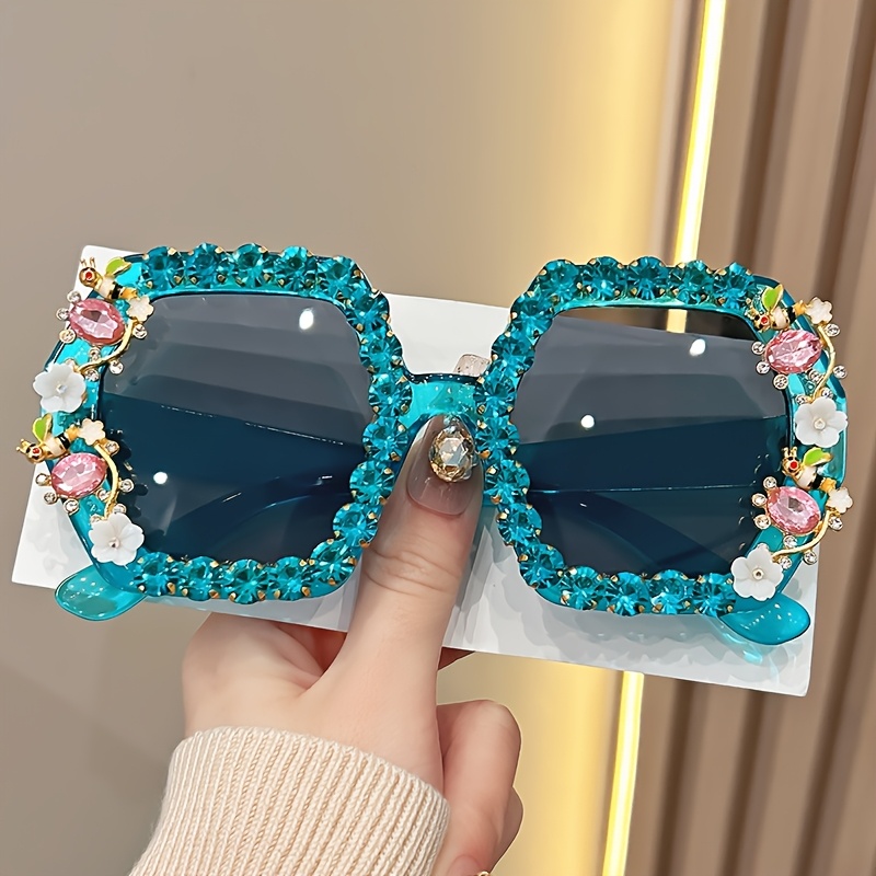 921aab05-389a-412b-a472-  display picture 3