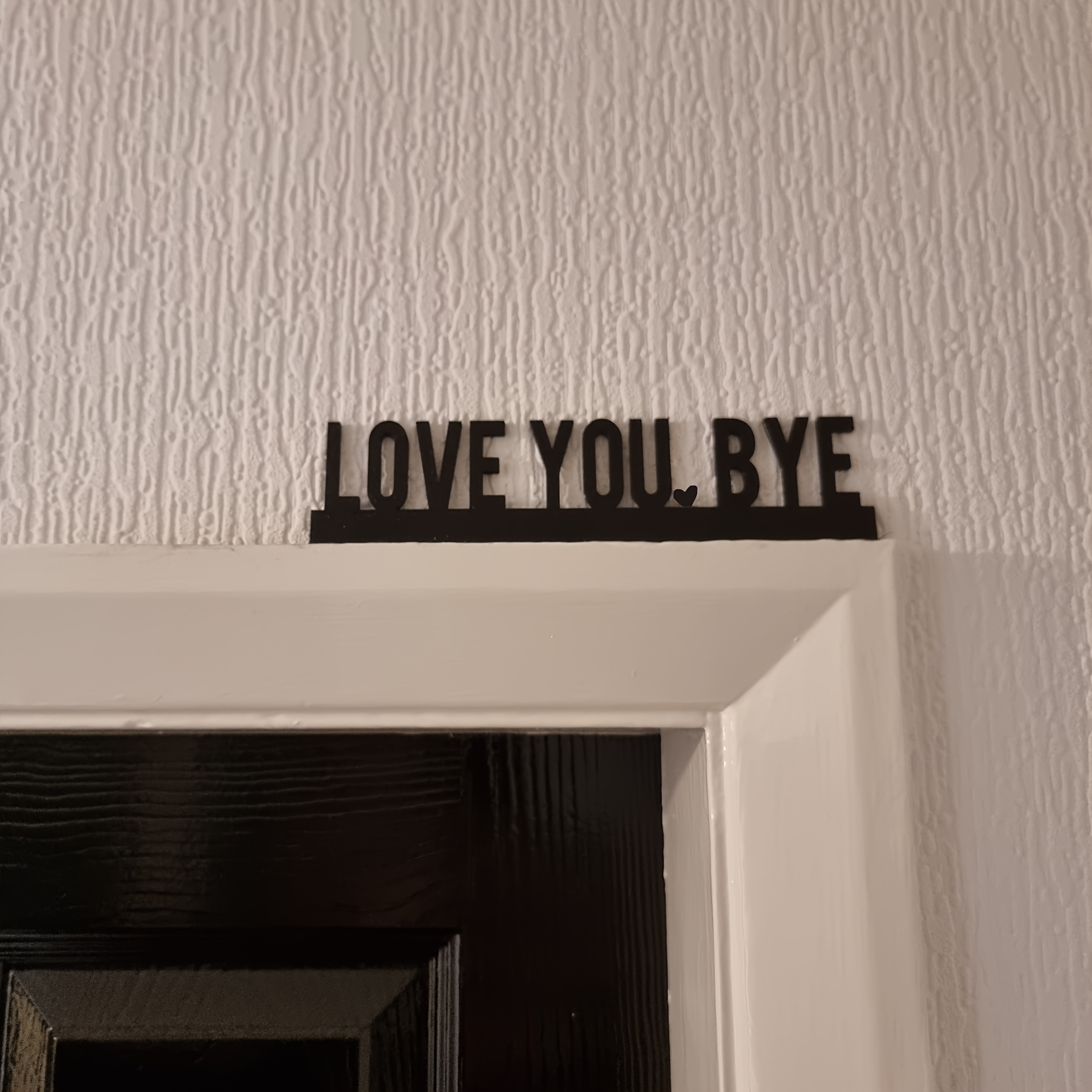 

Love You Bye" Metal Door Frame Corner Decor - Perfect Valentine's Day Gift, Accent