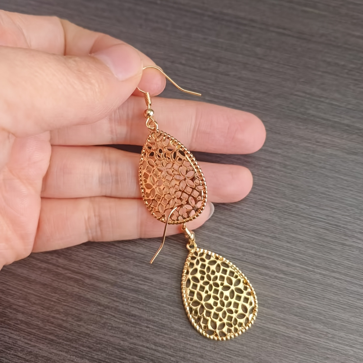 Vintage Court-Style Hollowed-Out Teardrop Earrings