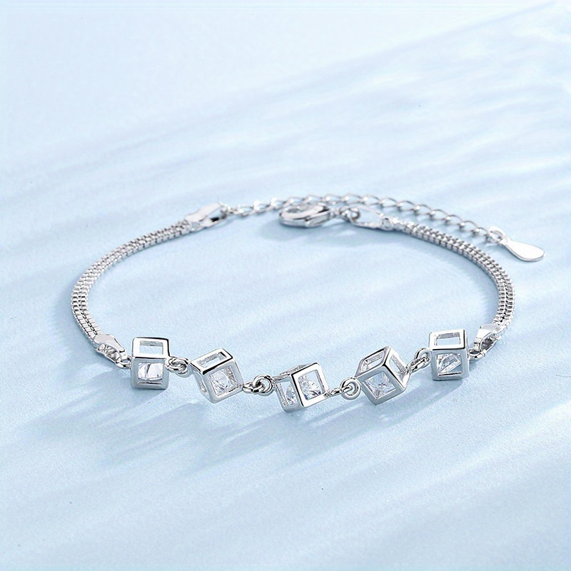 TEMU A Stylish Geometric Cube Bracelet For Women, With Sparkling Synthetic, Perfect As A Holiday Or Anniversary Gift For Couples Or