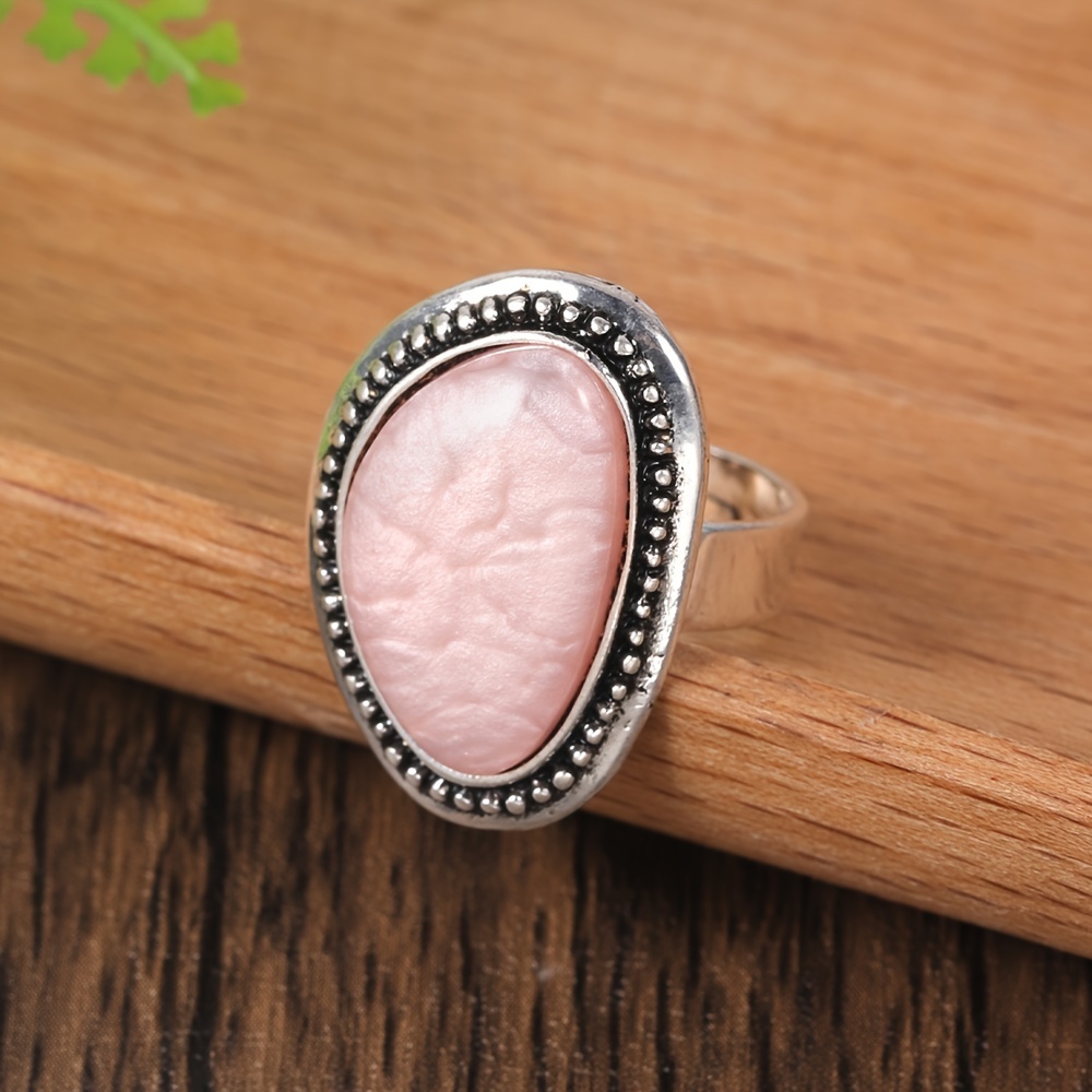 Image of Antique Silvery Rings Made Of Vintage Alloy And Geometric Resin, Perfect For Women's Additions, Daily Wear, Parties, And Prom Gifts