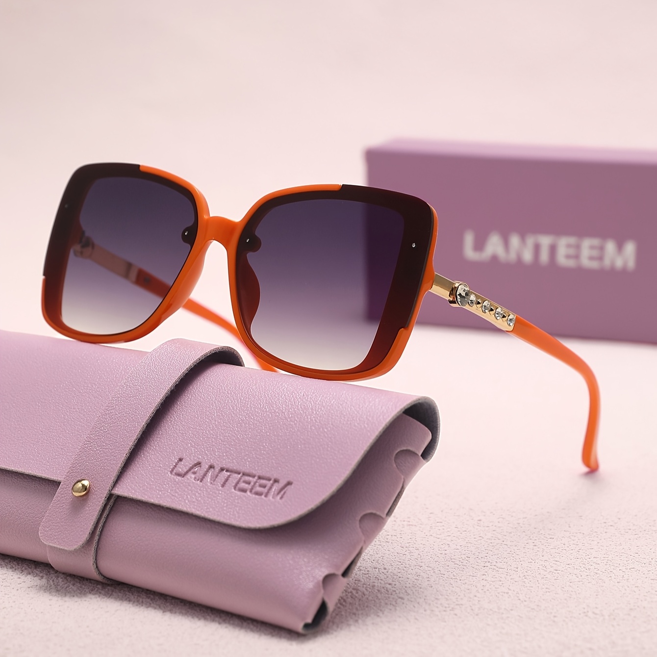 LANTEEM 1 Offers Stylish Square Glasses for Women Adorned with Rhinestones, Suitable for Both Men And Women. These Fashionable And Unique Plastic Glasses Come with a Gift Box And a Soft Pouch, Perfect for Parties, School, Shopping, Everyday Use