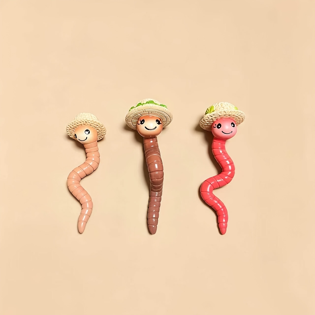 E-shop 3er-Set Sammlerfiguren Strohhut Wurm Harzstatuen, Niedliche Cartoon Wurmfiguren, Außengarten Pflanzgefäß Dekor, Sukkulenten Mikrolandschaft,