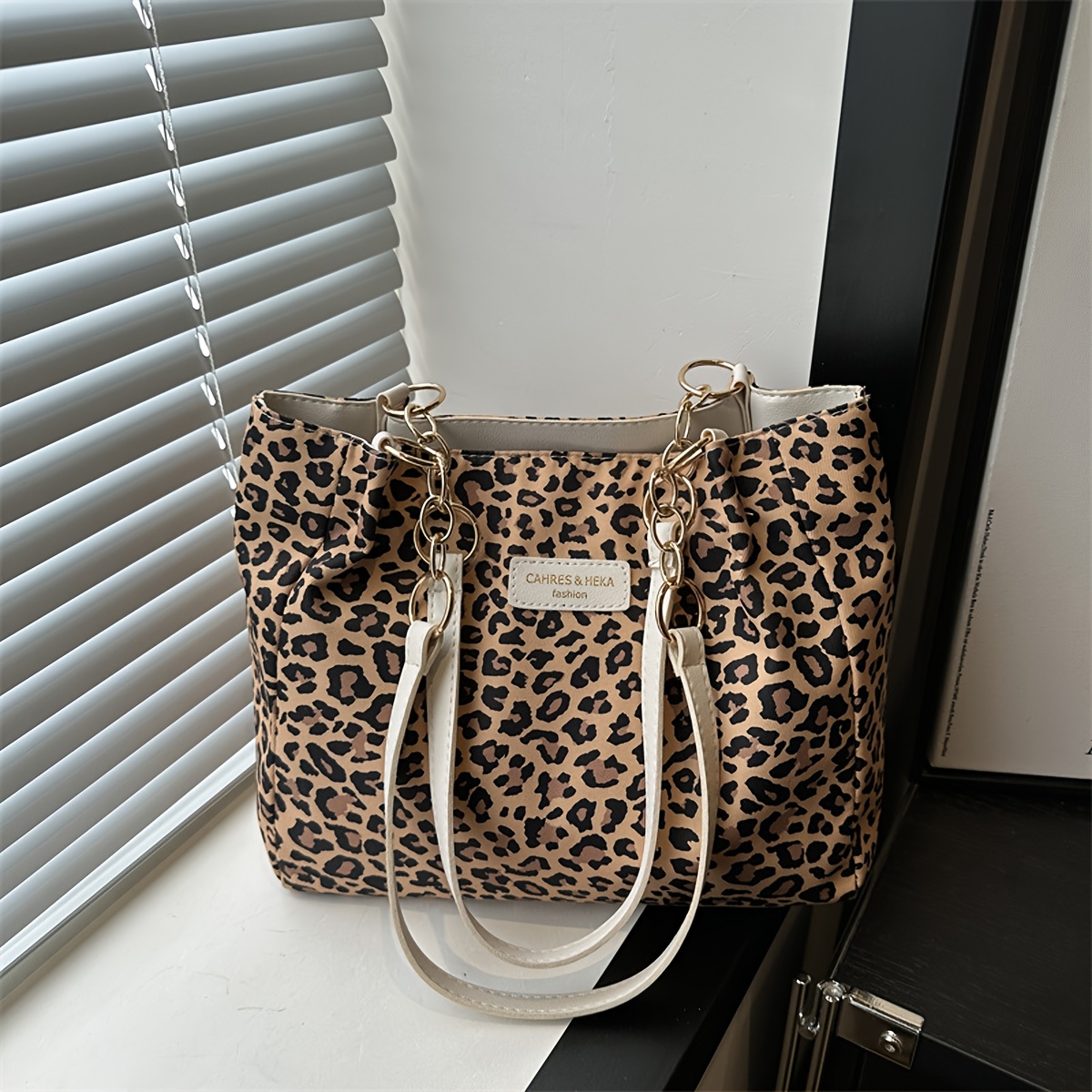 

1pc Print Polyester Shoulder Bag For Women With Detachable Strap And Metal Chain, Lightweight Zippered Handbag With Removable Strap, Versatile For Daily Use - Autumn And
