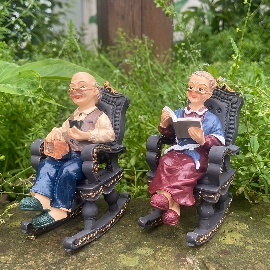 

Contemporary Resin Grandparents Statues For Garden Décor, Enchanting Family Theme Gnomes, Ideal Father's Day Gift, No Battery Tabletop Outdoor Statues, Loving Memorial Present For Parents, 4.3-inch
