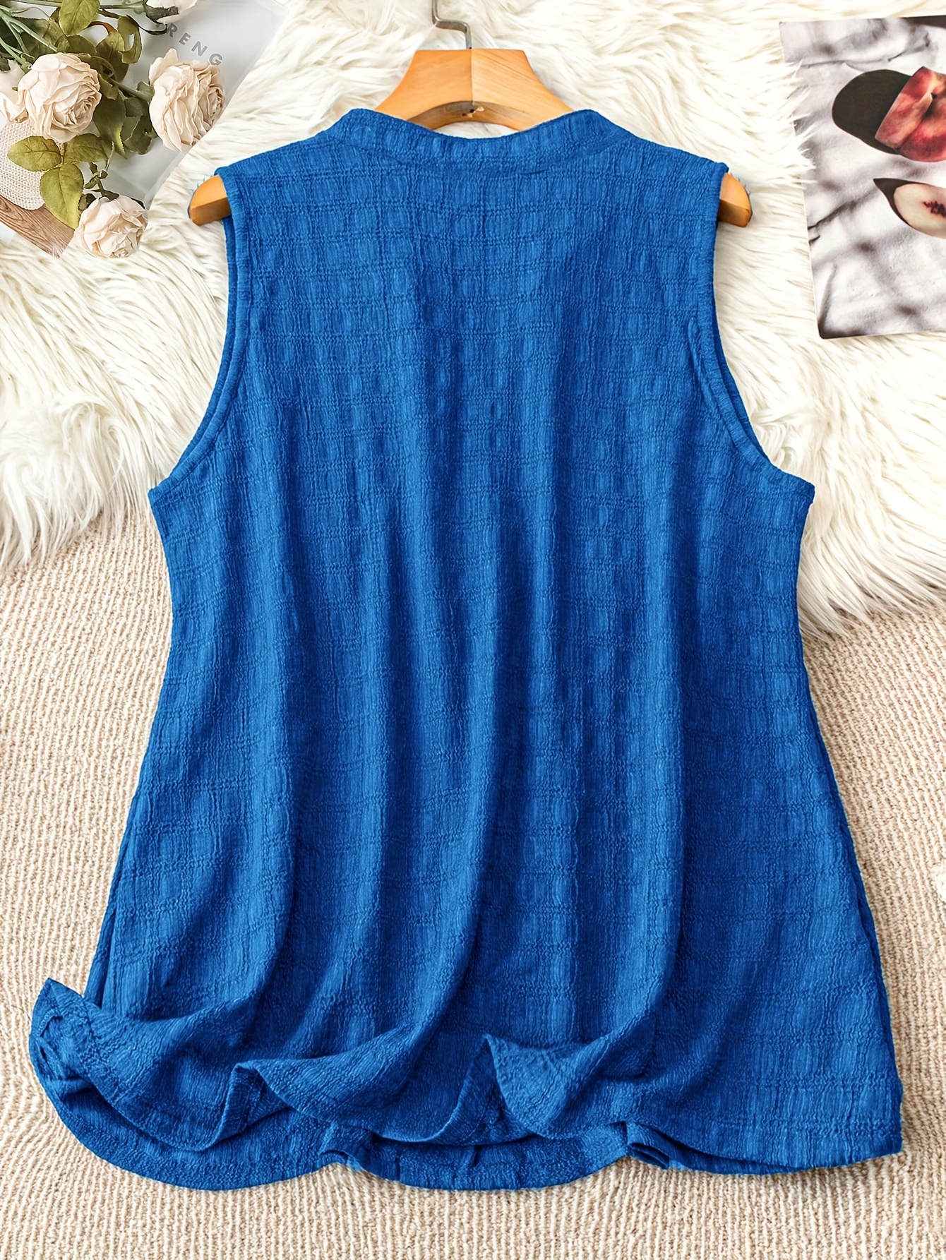 Elegant V-Neck Tank Top for Women, Made of Solid Color Knitted Fabric, Featuring High Elasticity, Suitable for Wearing in All Seasons.