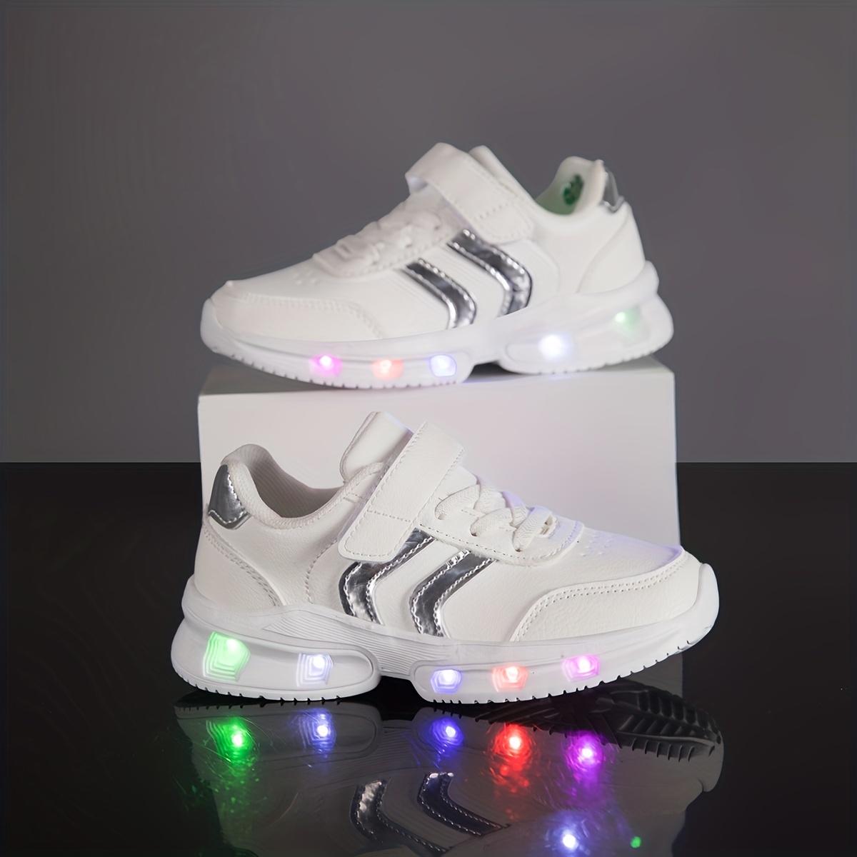 A Pair of Bright Light Casual Sports Shoes for Boys And Girls, Suitable for Older Children, Ideal for Everyday Wear And Running, Perfect for All Seasons