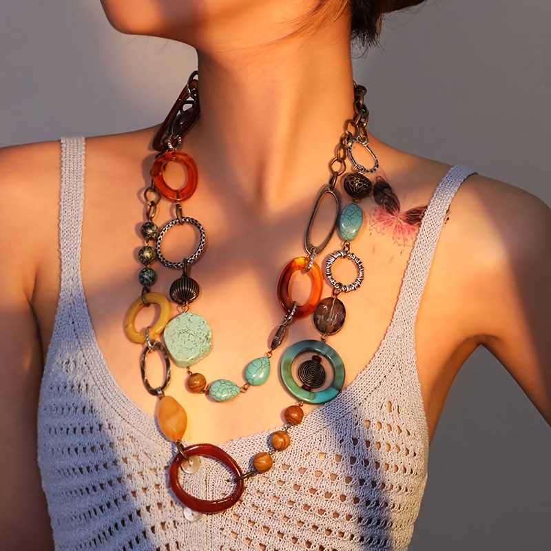 

Boho-chic Vintage Resin Necklace With Geometric Round Pendant - Perfect For Sweaters, Versatile All-season Accessory