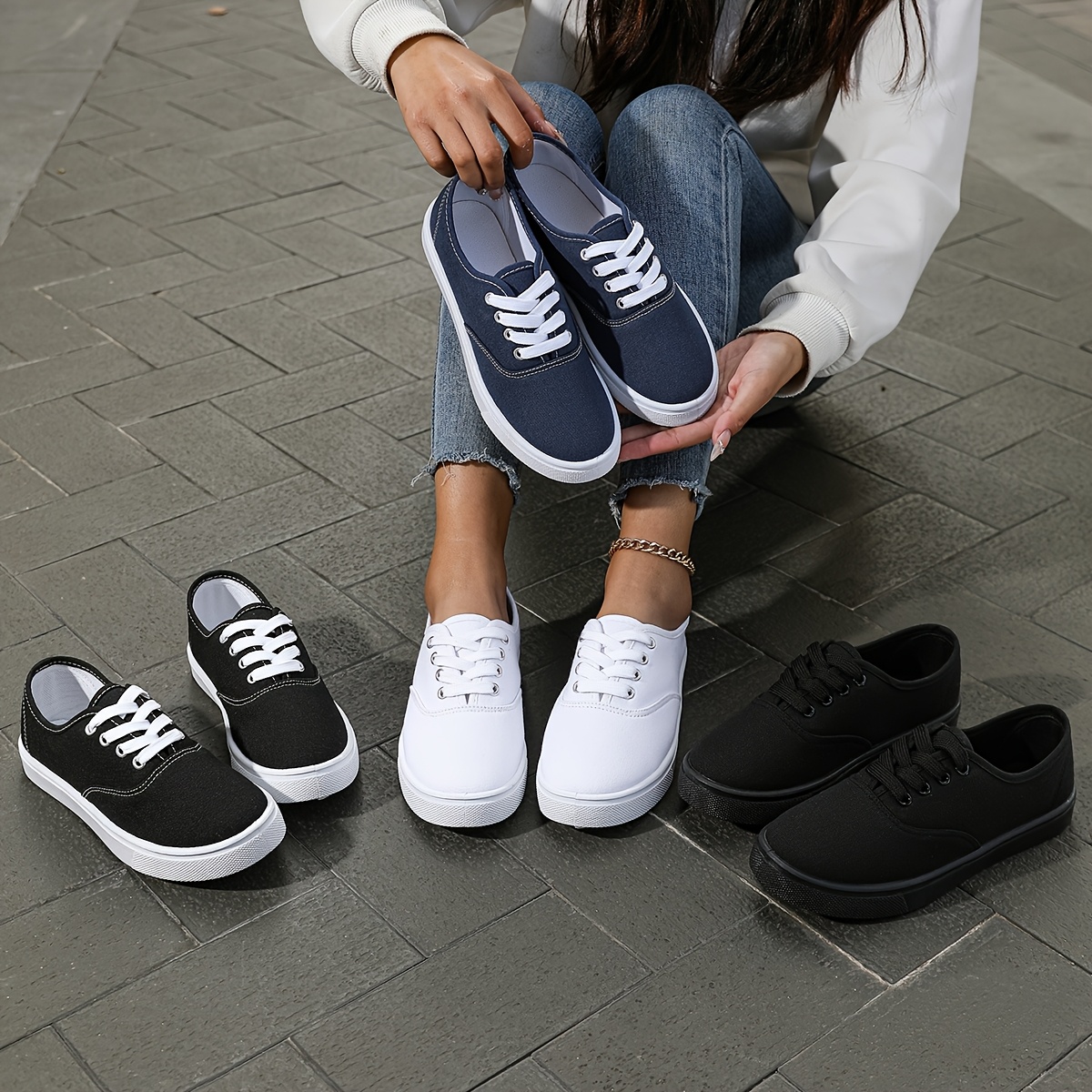 Women'S Lightweight Breathable Sneakers Casual Running Walking Shoes,  Black Low-Top Lace-Up Sneakers with Rubber Sole, Fabric Upper Insole 