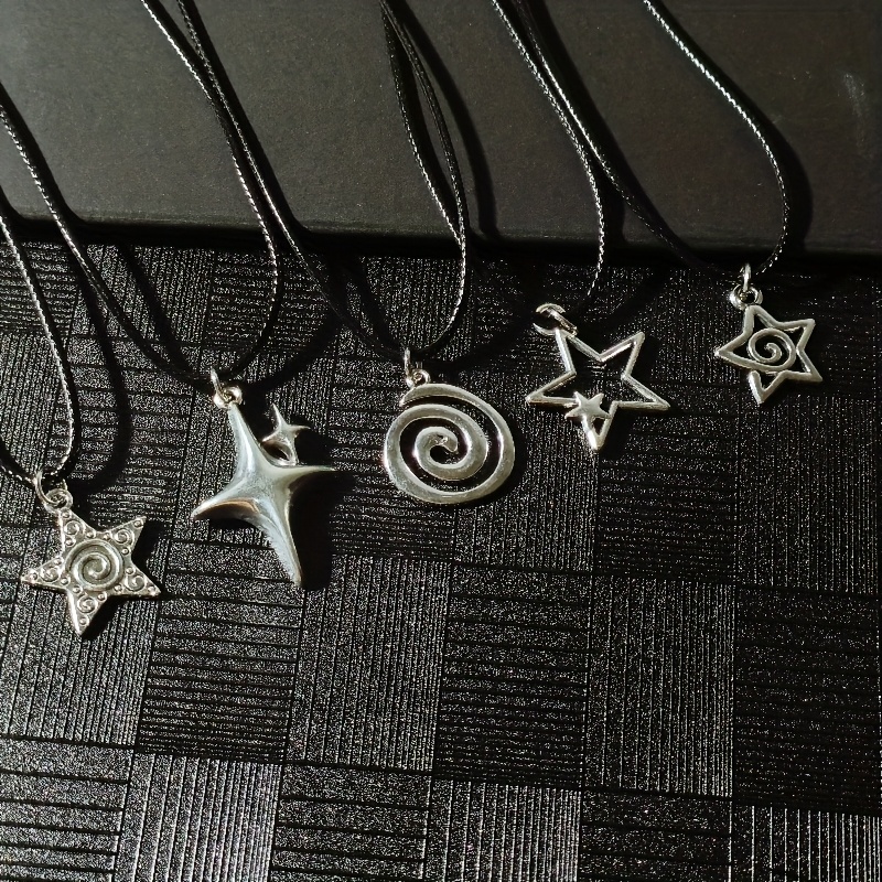 Image of 5pcs Vintage Gothic Necklace Set, Punk Hip Hop Harajuku Pendant Fashion Jewelry, Perfect Gift For Men And Women For Daily Wear And Parties