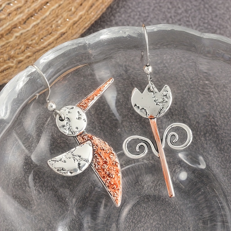 E-shop Ein Paar kreative niedliche bohemische ethnische Bronzefarben geschnitzte Spiralblumen-Vogel asymmetrische Ohrringe Vintage handgefertigte Art