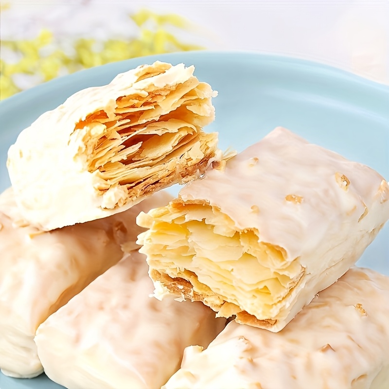 Almond-Flavored Thousand Layer Pastry, a Casual Snack, Weighing 240G (About 16 Packs)