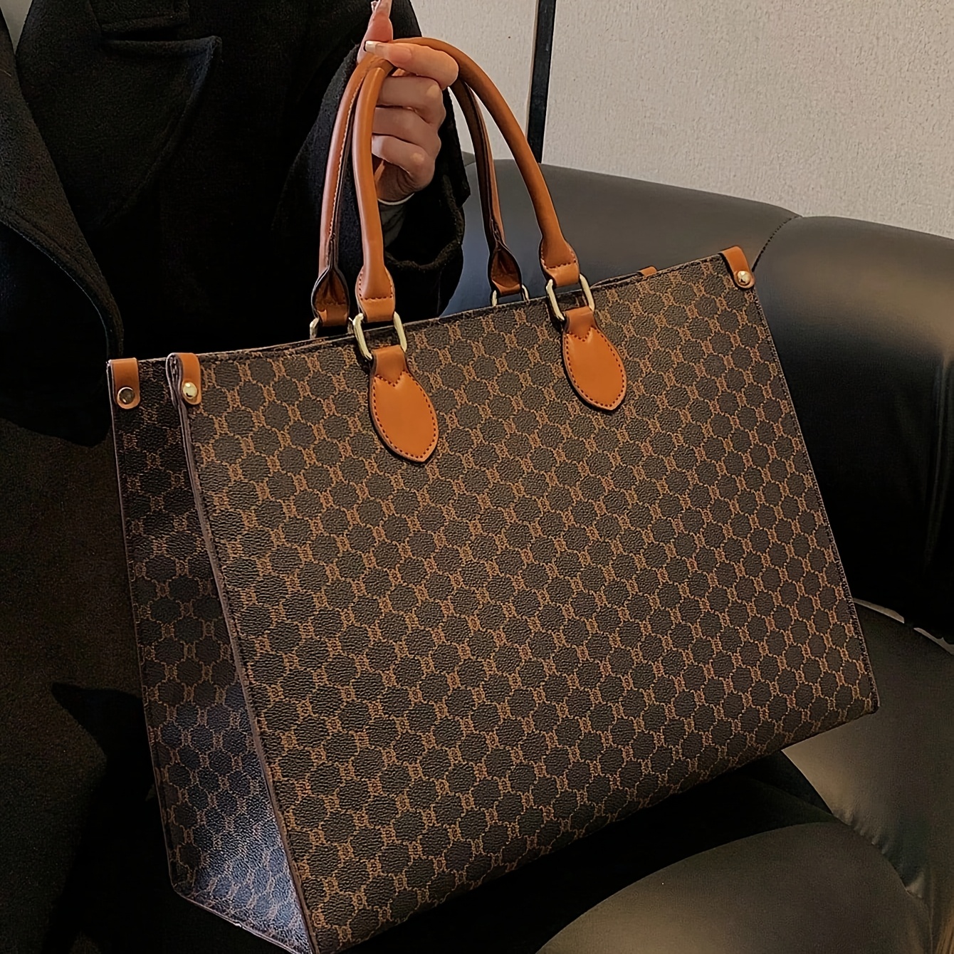 Image of New Stylish And Simple Large-capacity Handbag Suitable For , Trendy Hand-held Commuter Tote Bag For Women