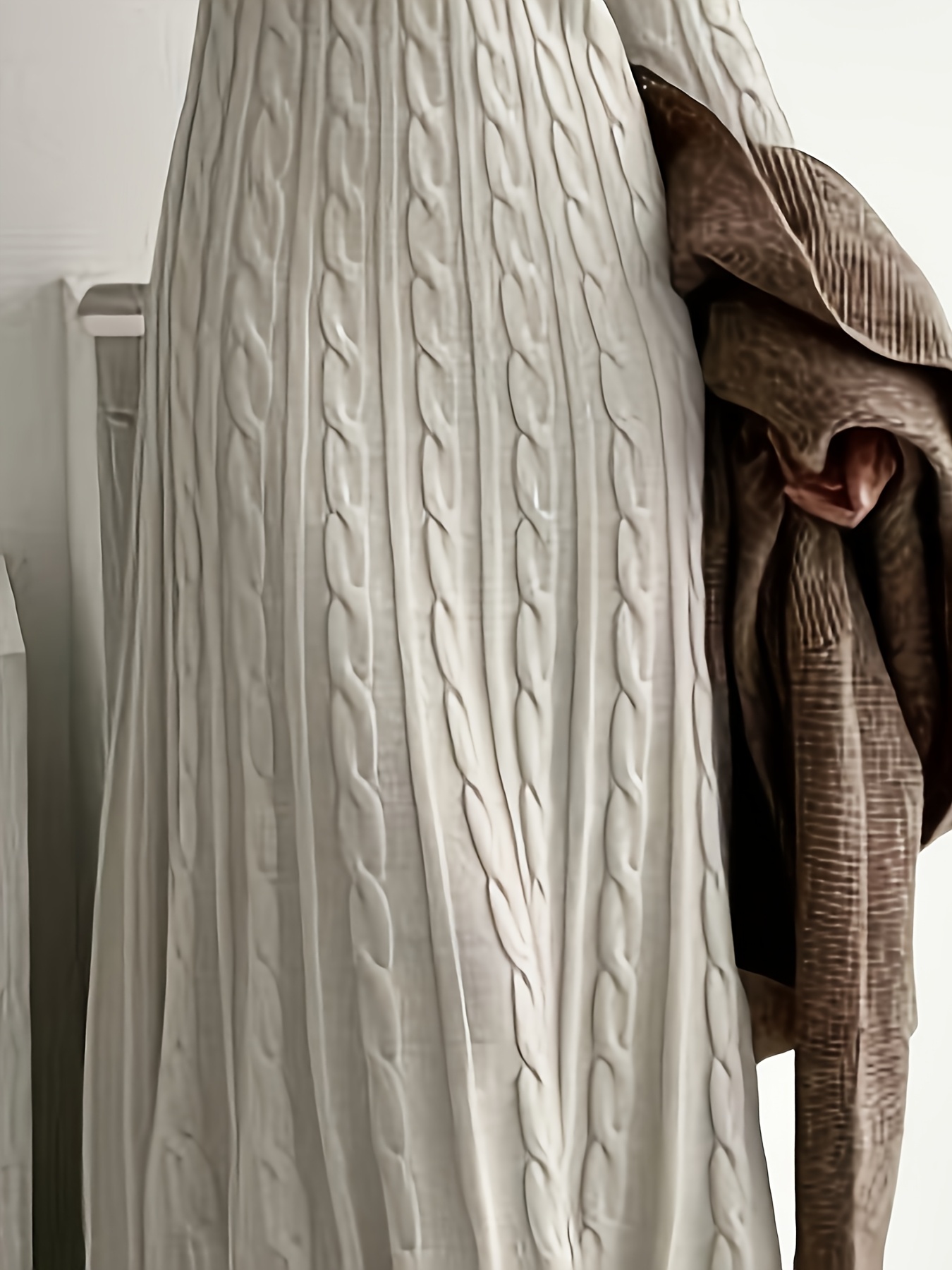 Fashionable and Elegant Women's Dress, New Style Long Dress with High-end Color Tones and Textured Fabric