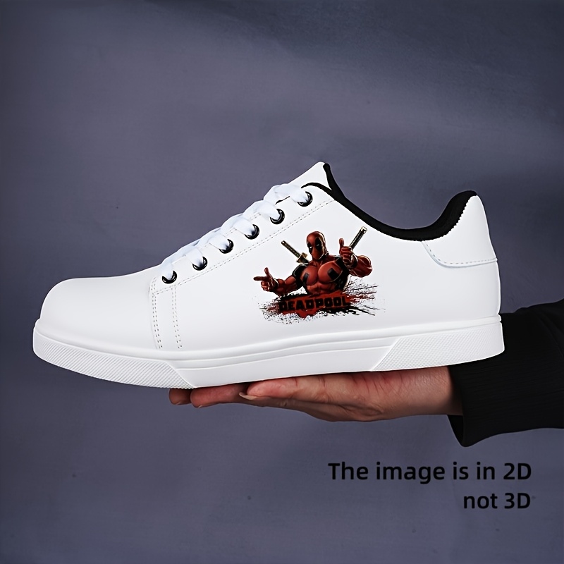 Stijlvolle, klassieke Marvel sportschoenen met patroon