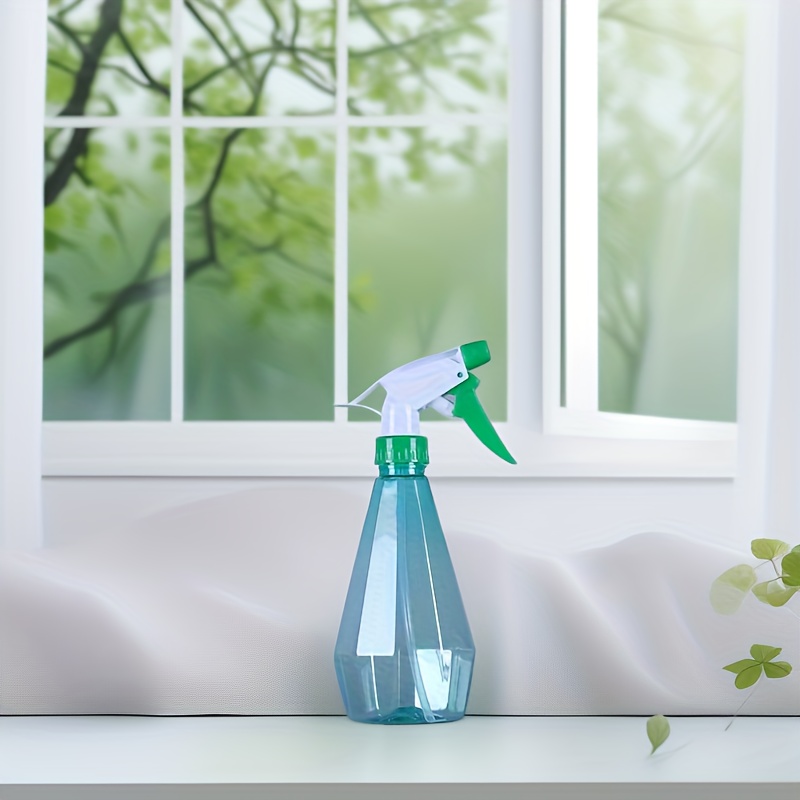 wholesale plastic spray bottles in random colors featuring a gourd shape suitable for home use as hand press spray bottles for watering plants Product details 3