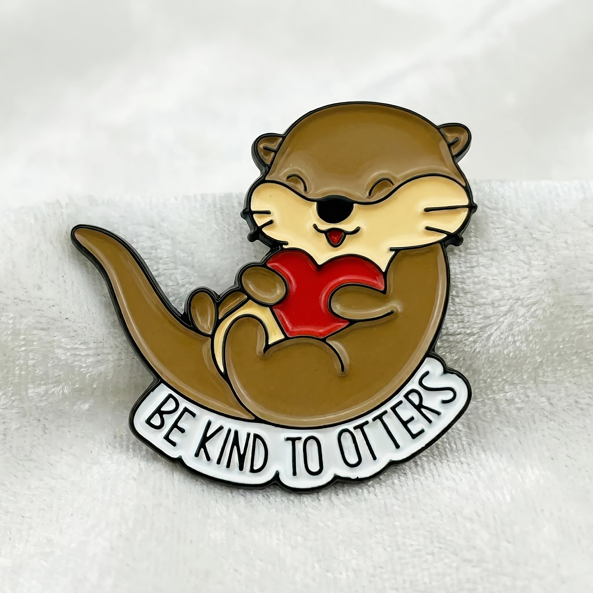 Cartoon Otter Enamel Pin - A Versatile Accessory Suitable For Backpacks, Clothing, And Hats