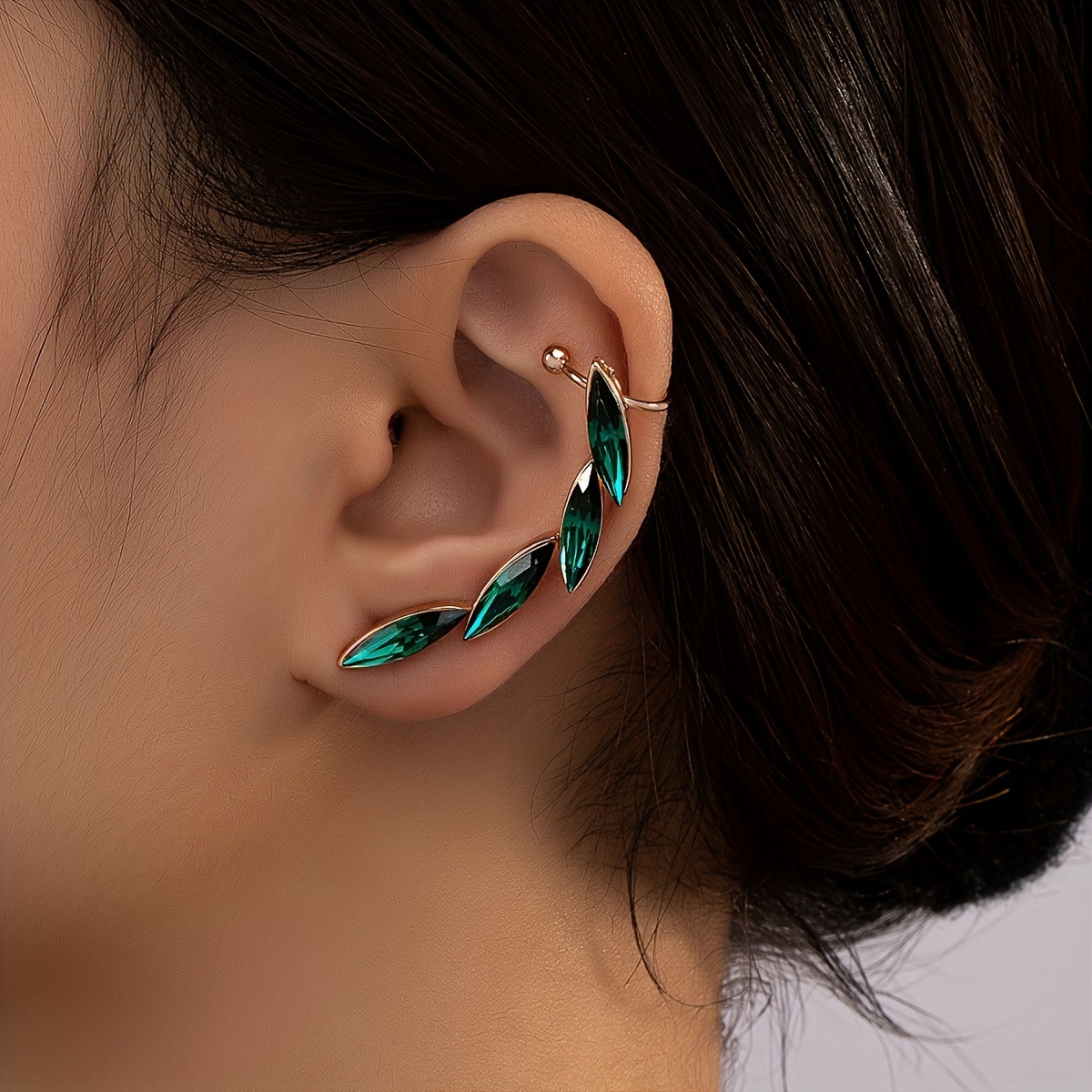 

1pc Fashion Personality Ear Contour Earrings Inlaid Horse Eye Emerald Artificial Gemstone Personality Elegant Cool Style Special Ear Jewelry