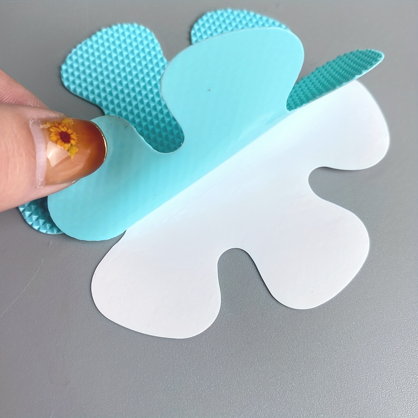 TEMU 10 uds. de pegatinas antideslizantes creativas con forma de flor para bañera | Polietileno, 0.12 cm de grosor, limpiables localmente para baño y