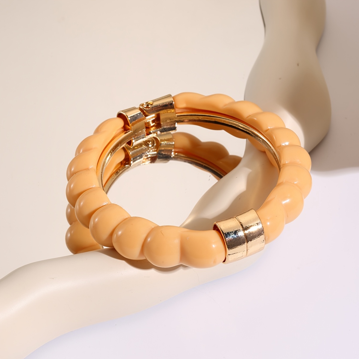 Twisted Bangle Bracelet with Elegant Light Luxury Design