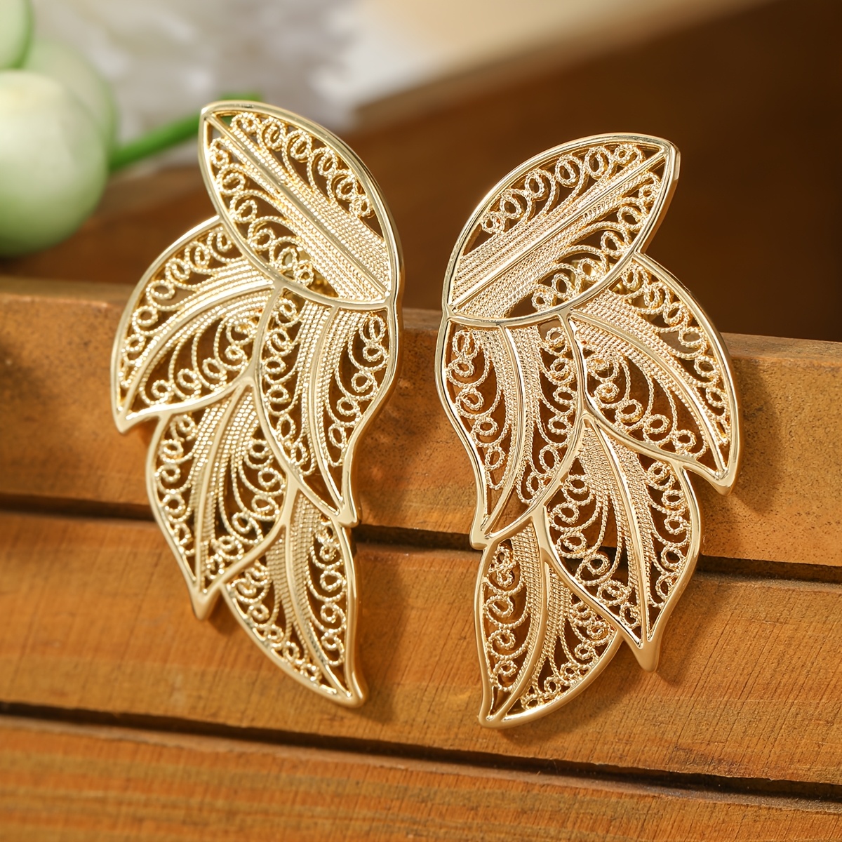 TEMU Women's Plated Hollow Leaf Stud Earrings - Ethnic Layered Blumen Suitable For Parties, Music Festivals, Vacations & Daily Wear, Minimalist Ear