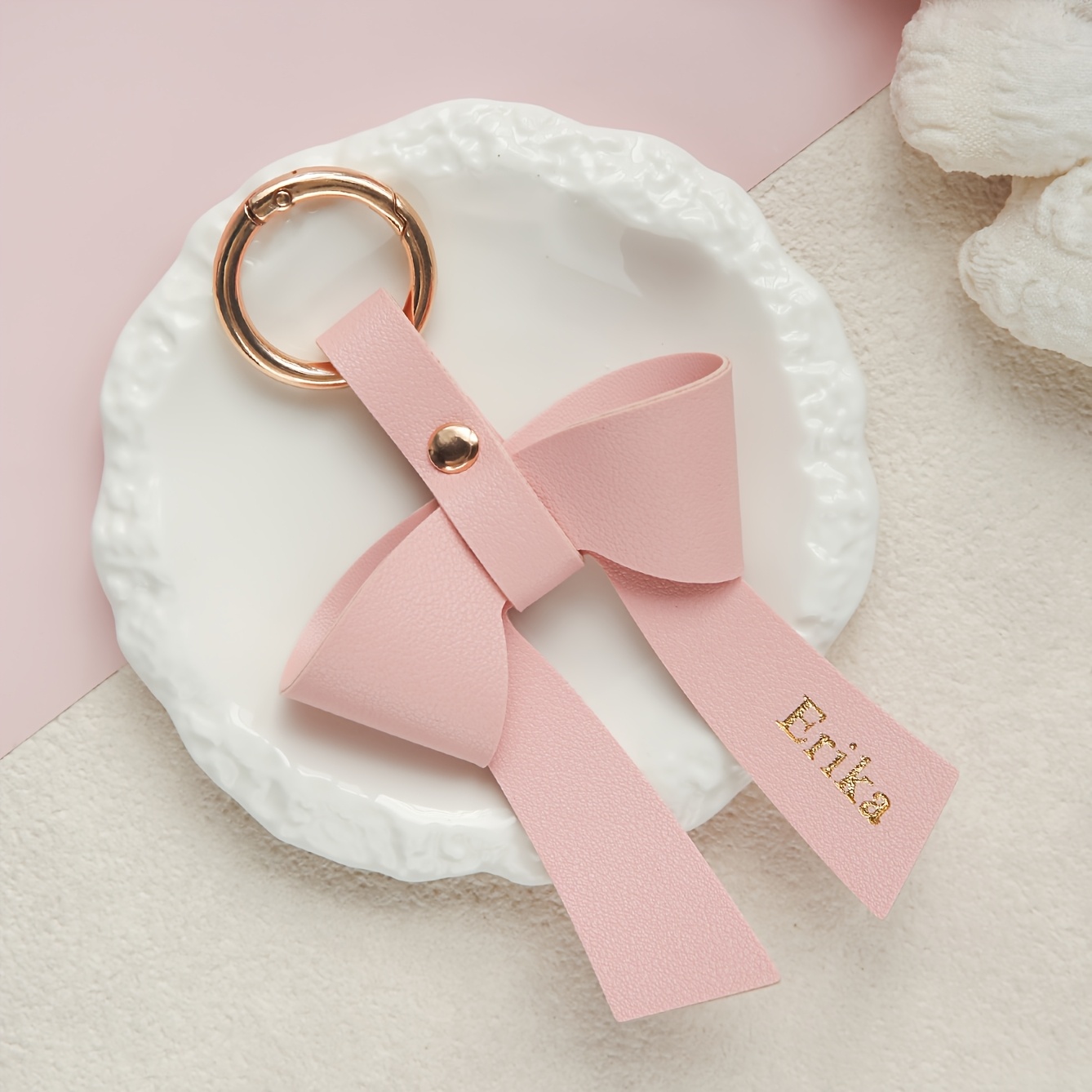TEMU 1pc Customized Name Keychain Personalized Golden Name Cute Bow Pu Leather Keyring Pu Leather Key Holder Personalized Bag Earphone Accessory Chic