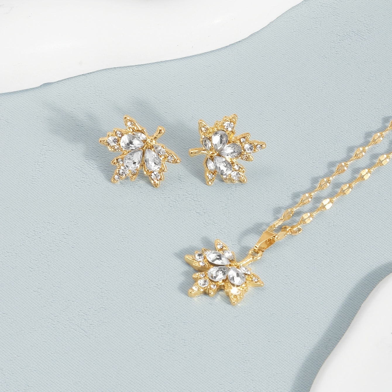 Maple Leaf Pendant Necklace and Earrings Set